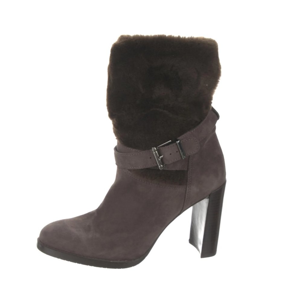 NWOB Stuart Weitzman Suede Boots with Shearling Dyed Lamb Trim
